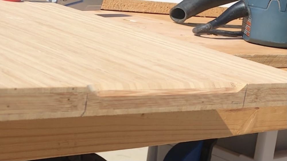 Cutting handles in a cutting board