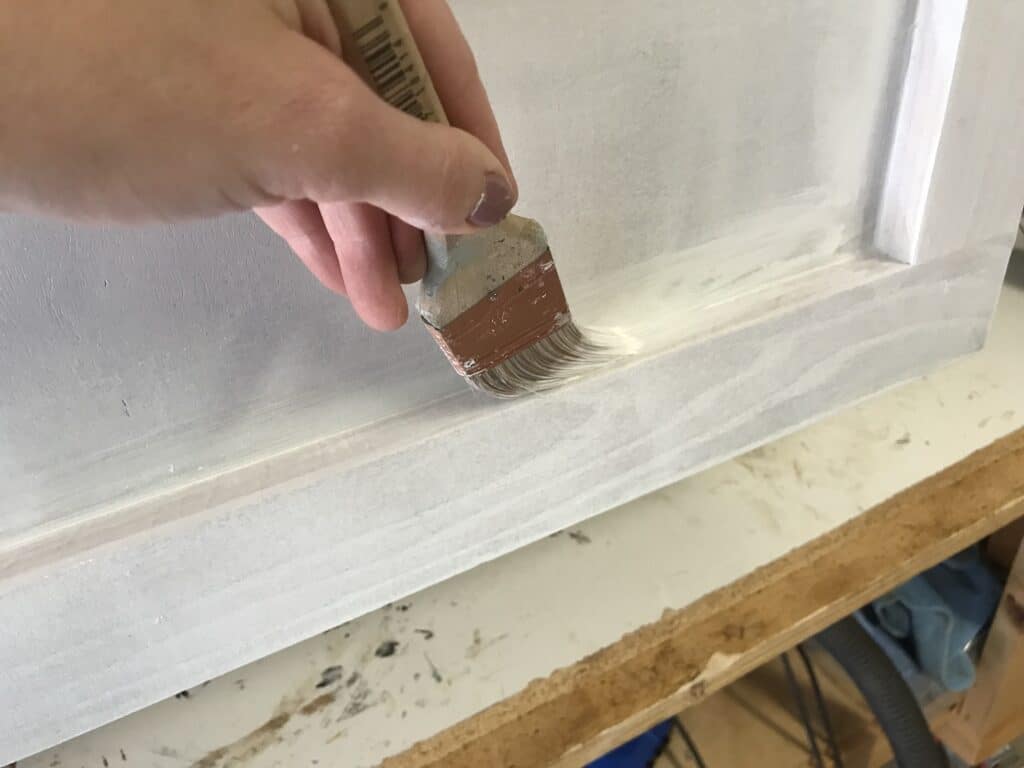 brush for corners of cabinet