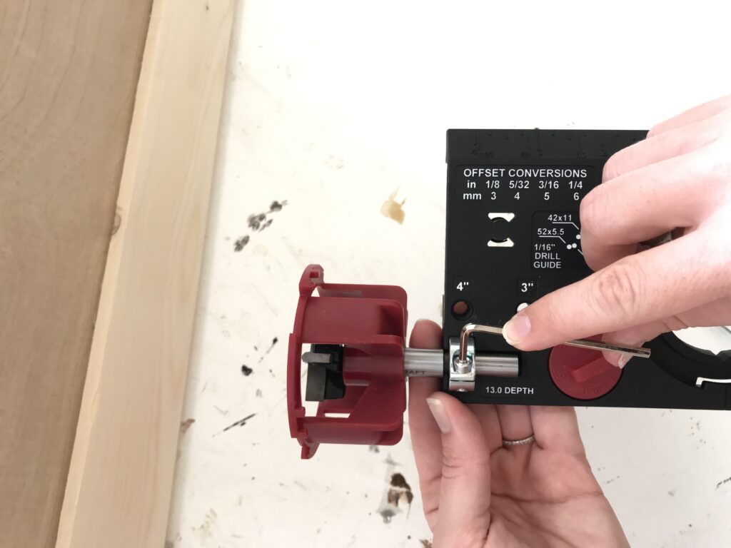 adjust collet depth for hinges