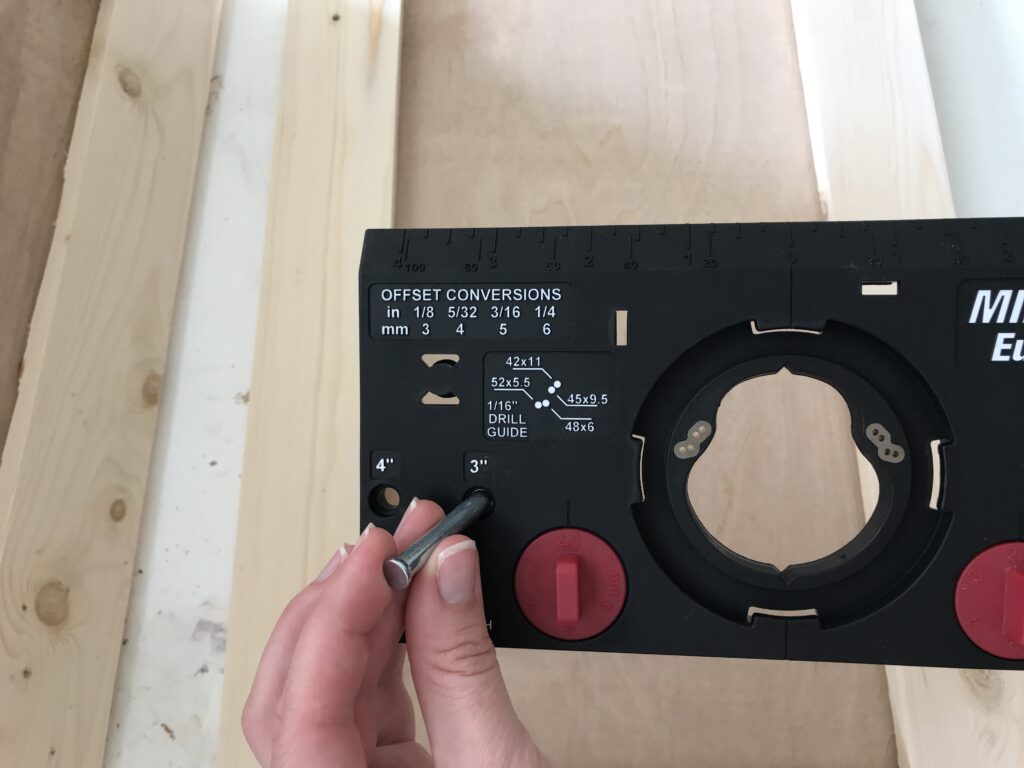 pin adjustment on euro hinges jig