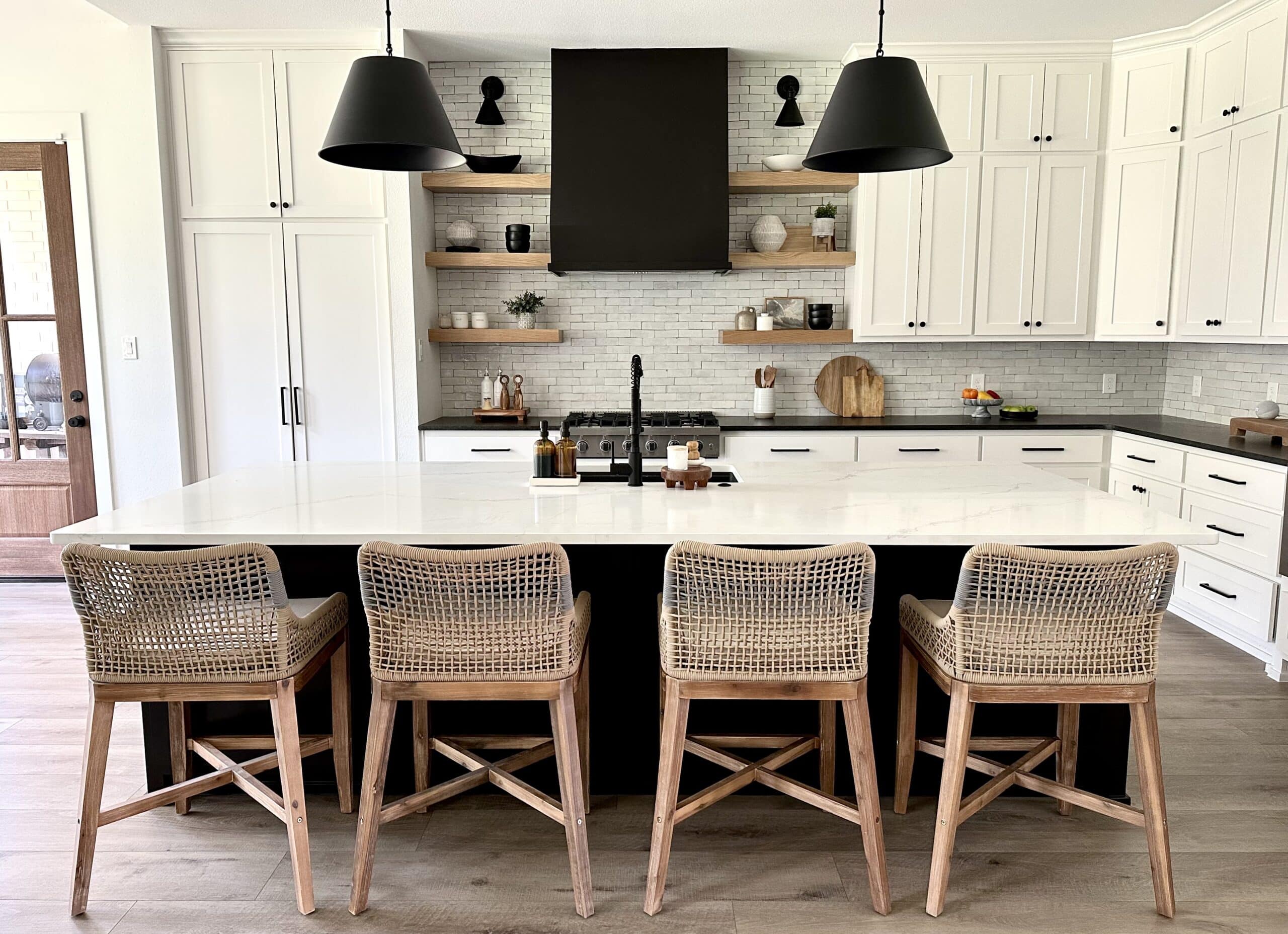 All About Bar Stools for the Kitchen Island: A Size Guide